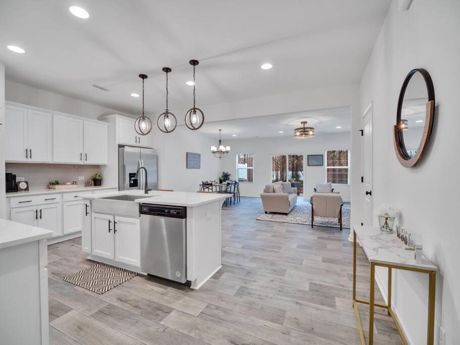 Gorgeous New Townhome/Charlotte! Ngoại thất bức ảnh
