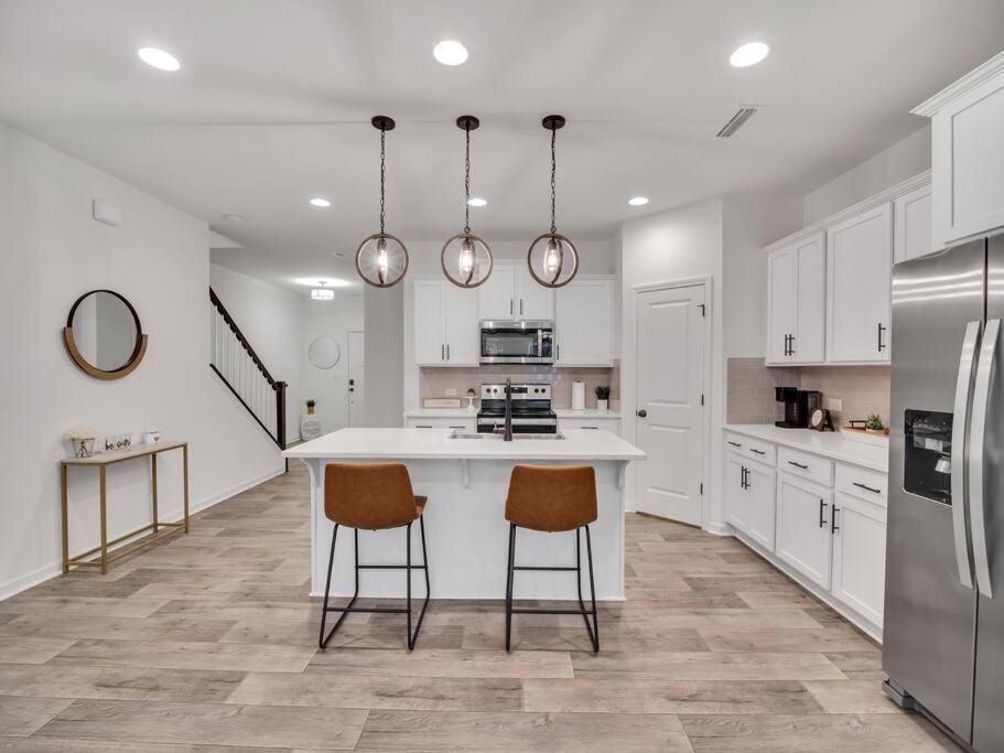 Gorgeous New Townhome/Charlotte! Ngoại thất bức ảnh