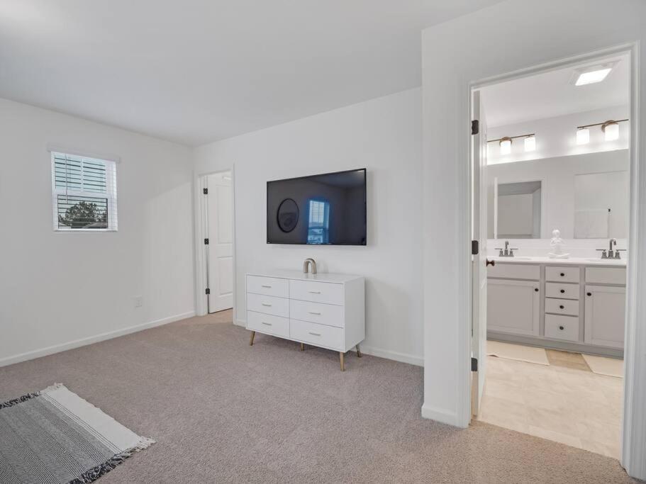 Gorgeous New Townhome/Charlotte! Ngoại thất bức ảnh