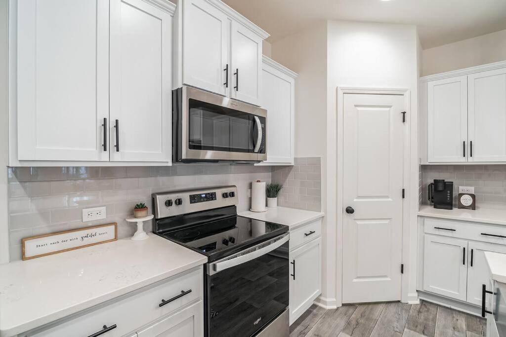 Gorgeous New Townhome/Charlotte! Ngoại thất bức ảnh